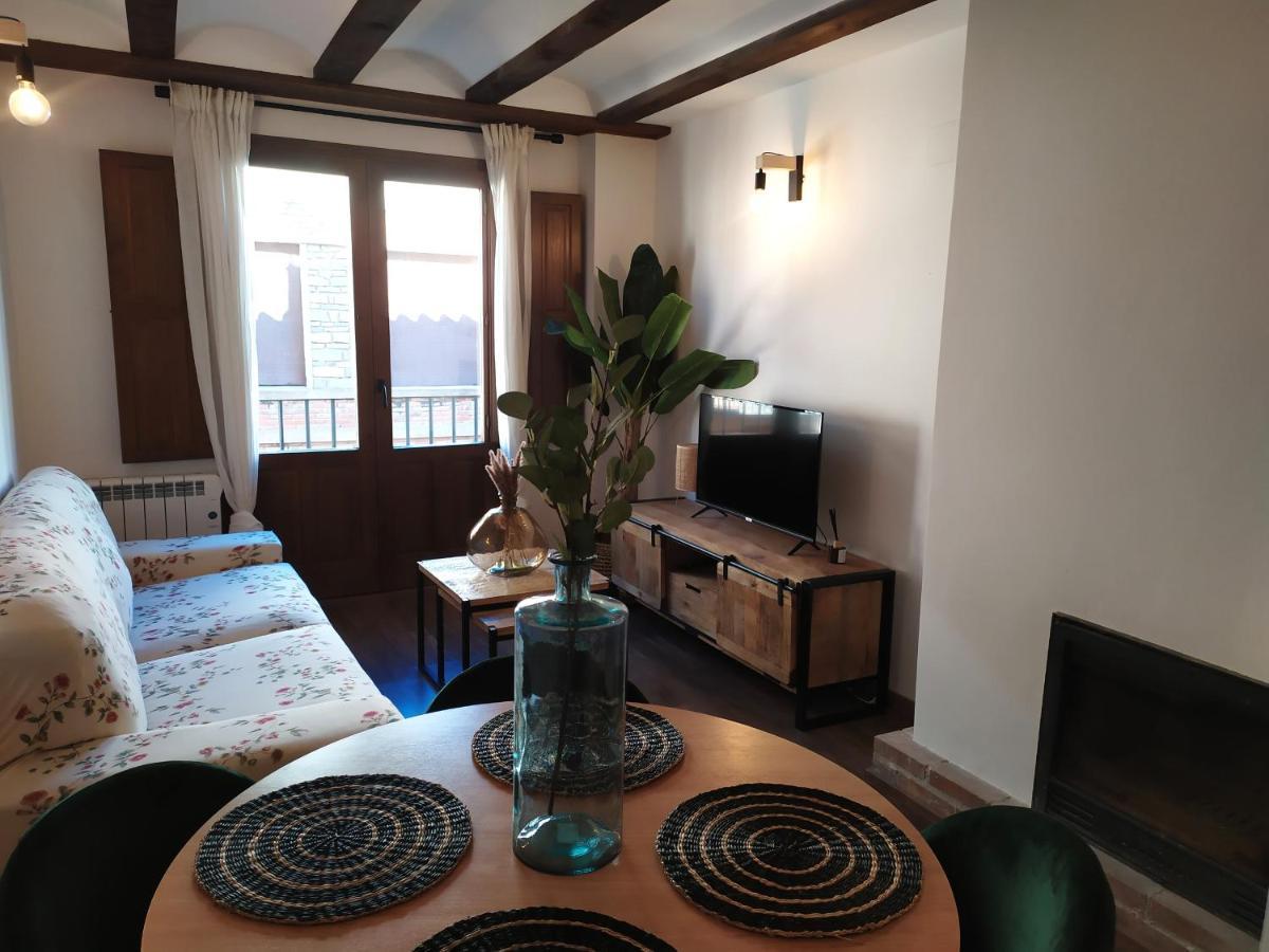 Apartamentos Casa Meme 모라 데 루비엘로스 외부 사진