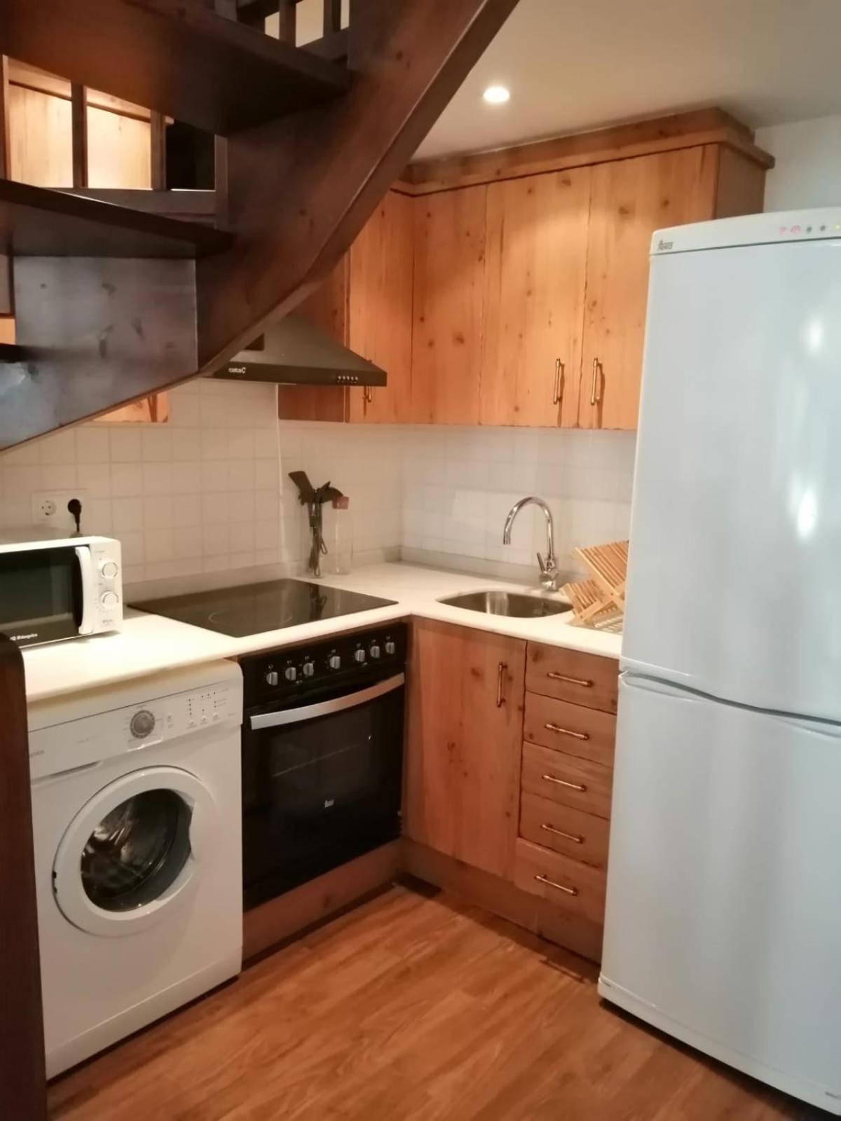 Apartamentos Casa Meme 모라 데 루비엘로스 외부 사진