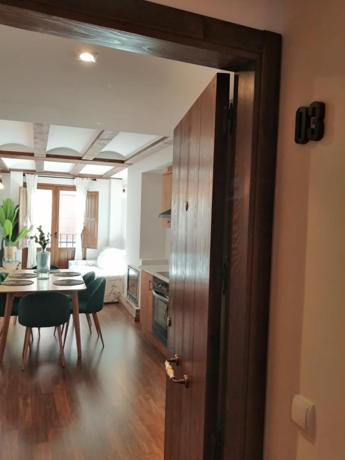 Apartamentos Casa Meme 모라 데 루비엘로스 외부 사진
