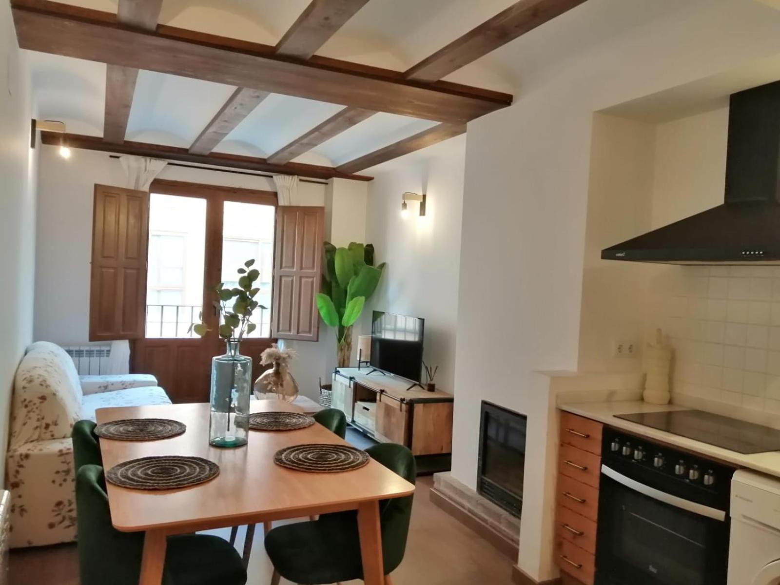 Apartamentos Casa Meme 모라 데 루비엘로스 외부 사진