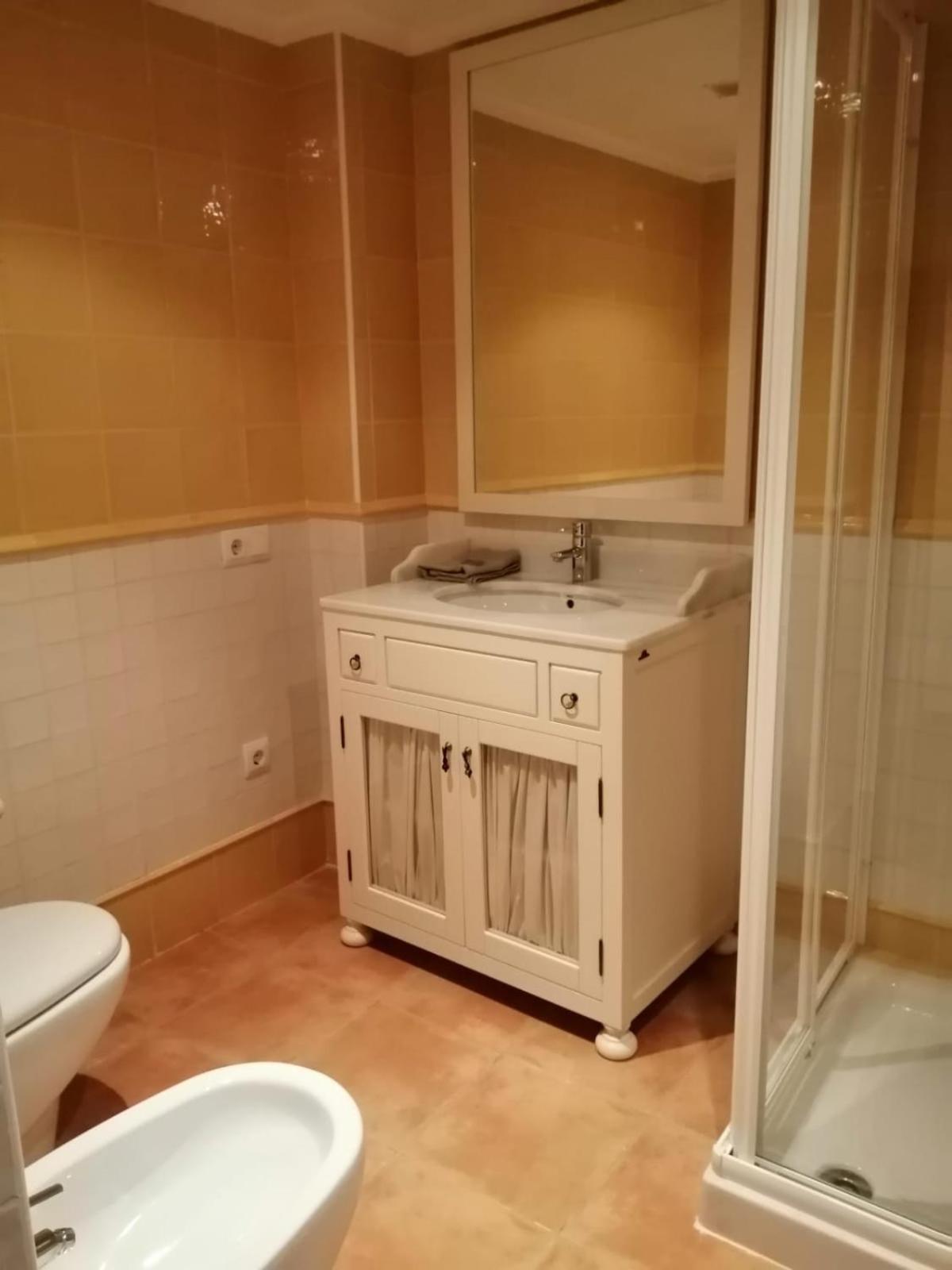 Apartamentos Casa Meme 모라 데 루비엘로스 외부 사진