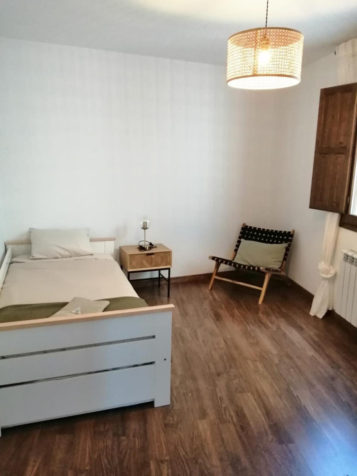 Apartamentos Casa Meme 모라 데 루비엘로스 외부 사진